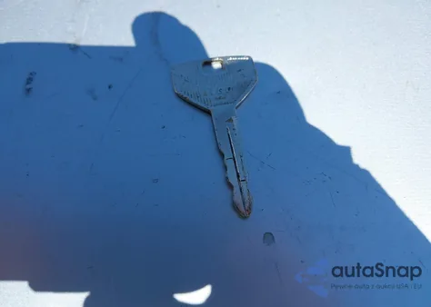 1999 Toyota Camry Le from USA, damaged, VIN 4T1BG22KXXU888043